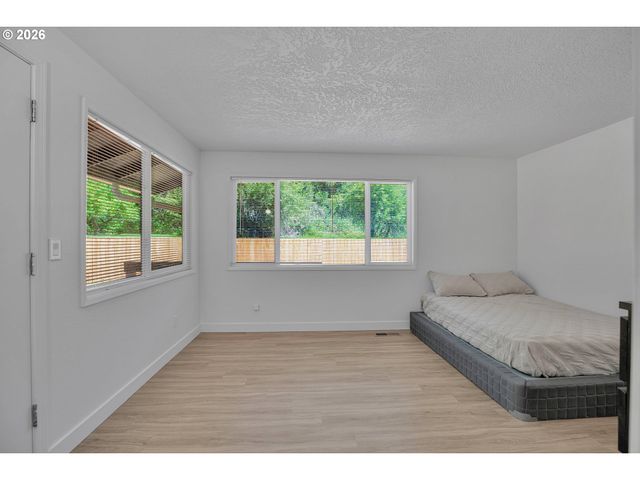 16710 Se SUNNYSIDE Rd, Clackamas, OR 97015
