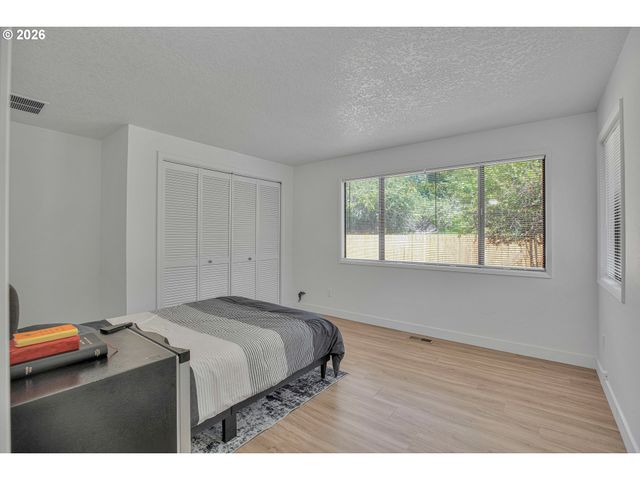 16710 Se SUNNYSIDE Rd, Clackamas, OR 97015