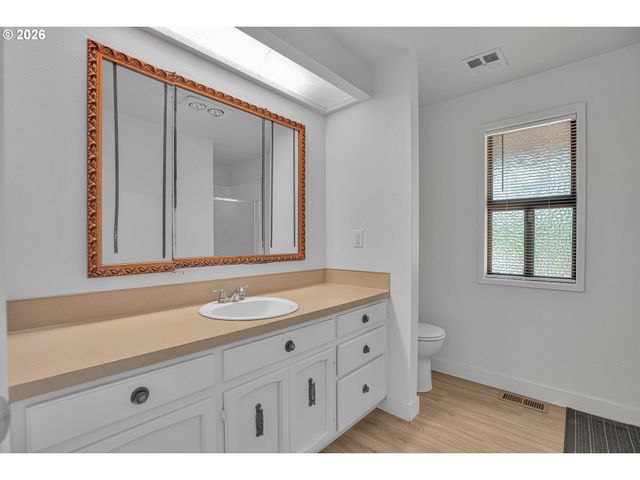 16710 Se SUNNYSIDE Rd, Clackamas, OR 97015