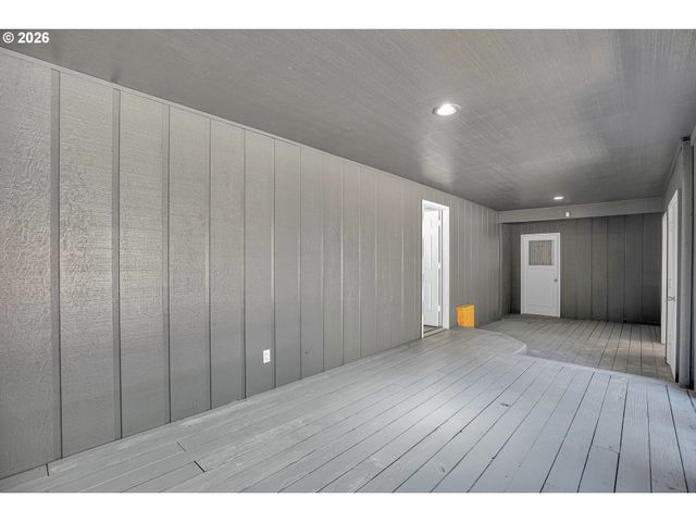 16710 Se SUNNYSIDE Rd, Clackamas, OR 97015