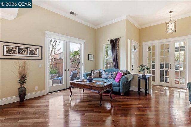 4871 Redwood Ave, Dublin, CA 94568