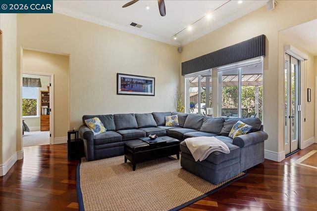 4871 Redwood Ave, Dublin, CA 94568