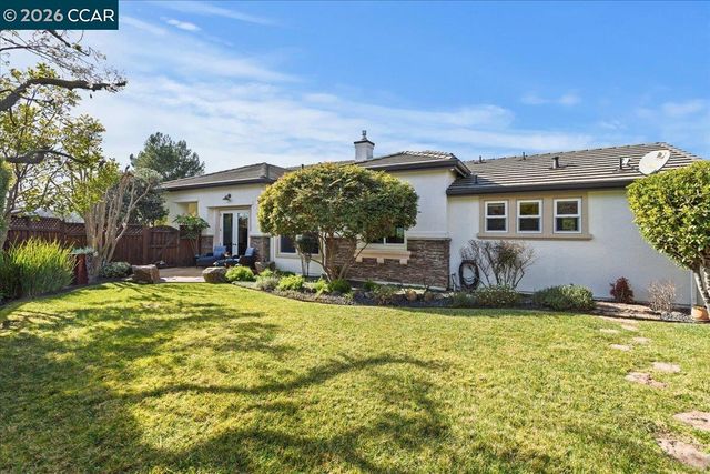 4871 Redwood Ave, Dublin, CA 94568