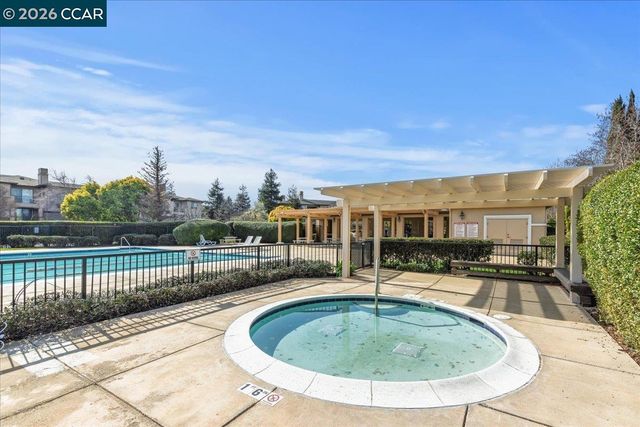 4871 Redwood Ave, Dublin, CA 94568