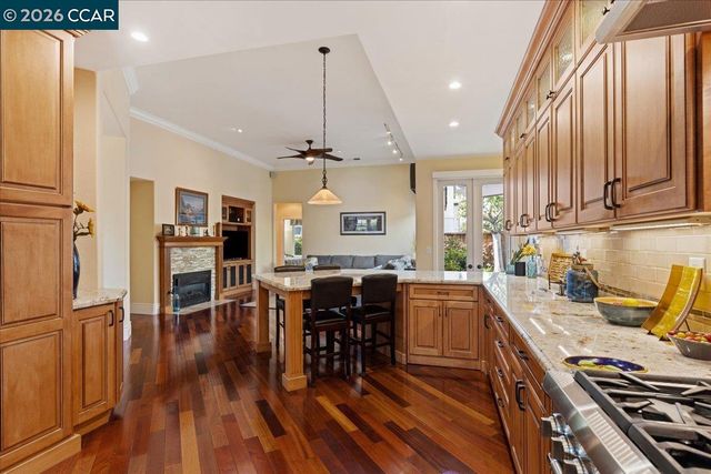 4871 Redwood Ave, Dublin, CA 94568