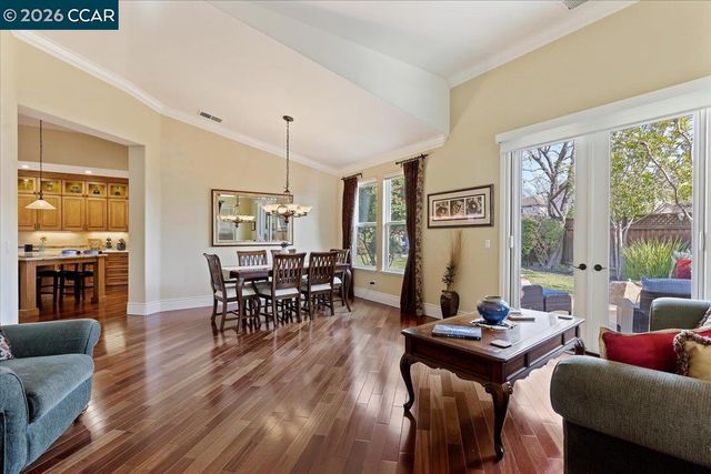 4871 Redwood Ave, Dublin, CA 94568