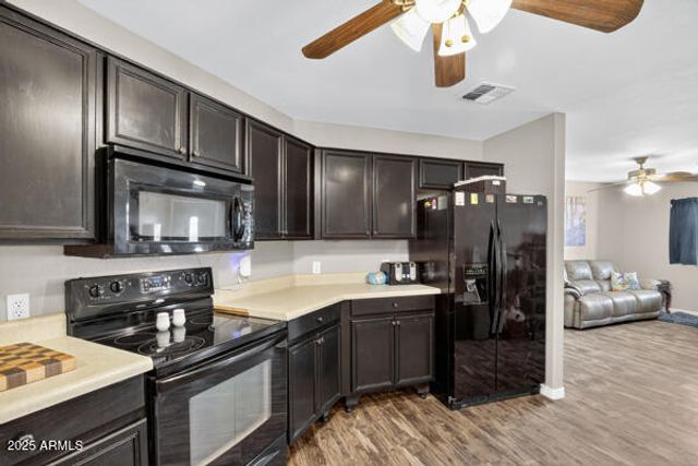 33066 N Brinlee Lane, San Tan Valley, AZ 85143