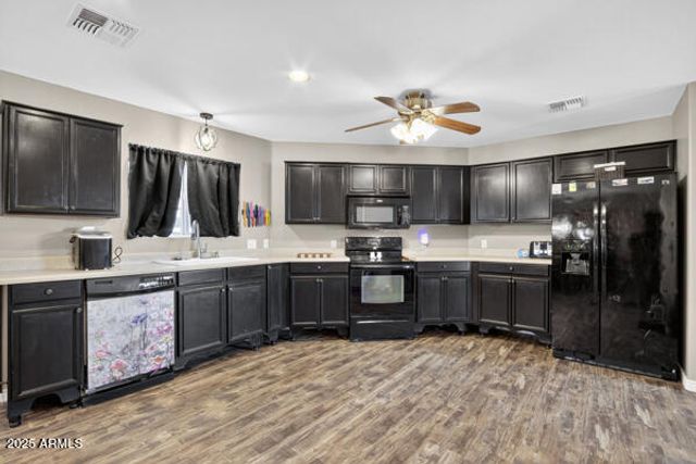 33066 N Brinlee Lane, San Tan Valley, AZ 85143