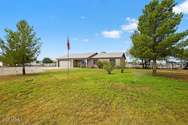 33066 N Brinlee Lane, San Tan Valley, AZ 85143