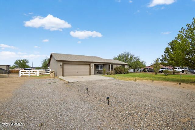 33066 N Brinlee Lane, San Tan Valley, AZ 85143