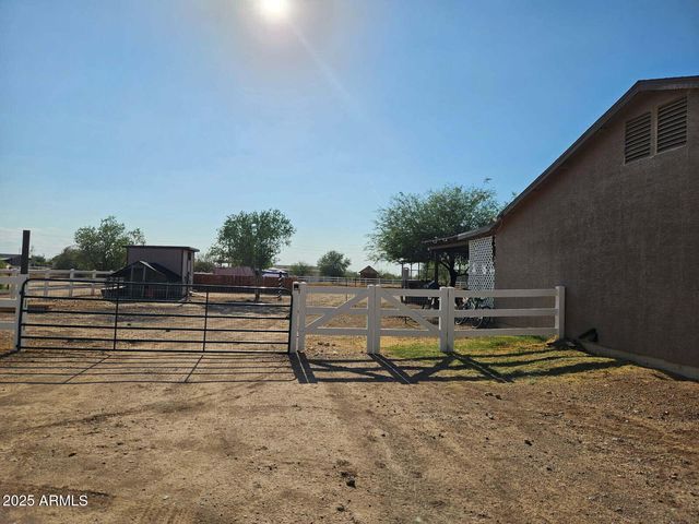 33066 N Brinlee Lane, San Tan Valley, AZ 85143
