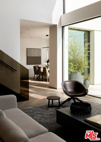 9405 Sierra Mar Place, Los Angeles, CA 90069