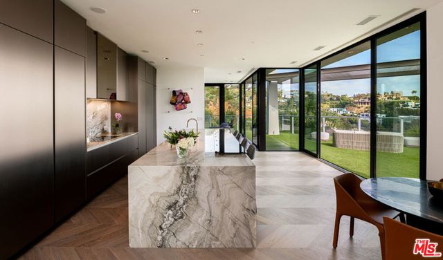 9405 Sierra Mar Place, Los Angeles, CA 90069