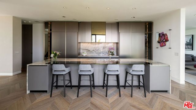 9405 Sierra Mar Place, Los Angeles, CA 90069