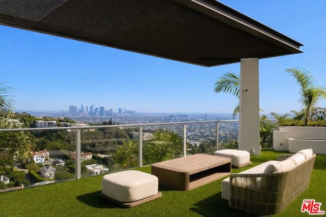 9405 Sierra Mar Place, Los Angeles, CA 90069