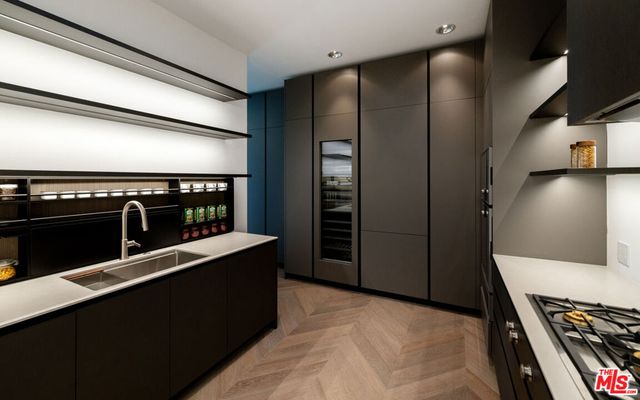 9405 Sierra Mar Place, Los Angeles, CA 90069