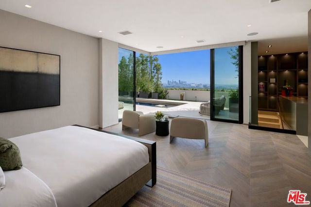 9405 Sierra Mar Place, Los Angeles, CA 90069