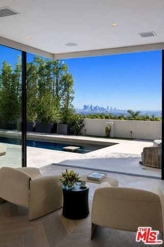 9405 Sierra Mar Place, Los Angeles, CA 90069