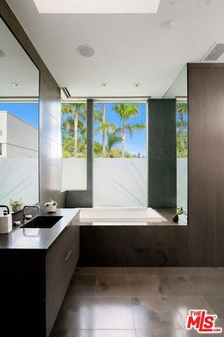 9405 Sierra Mar Place, Los Angeles, CA 90069