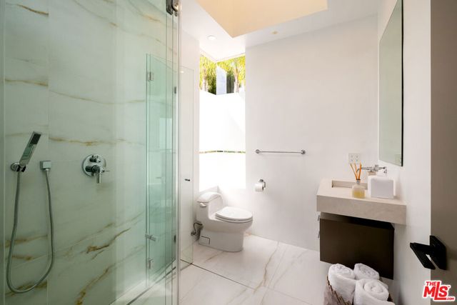 9405 Sierra Mar Place, Los Angeles, CA 90069