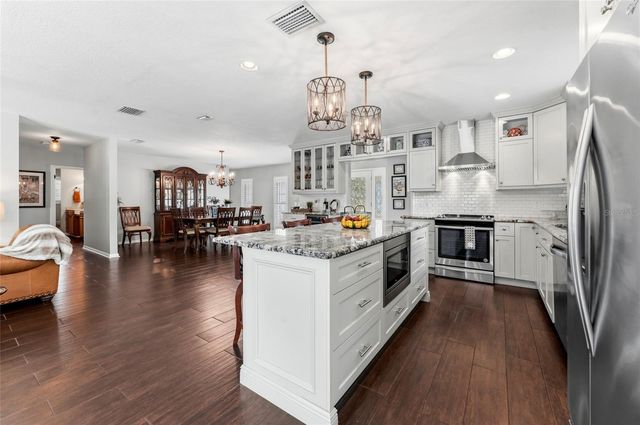 7202 SPRING VALLEY DRIVE, Tampa, FL 33615