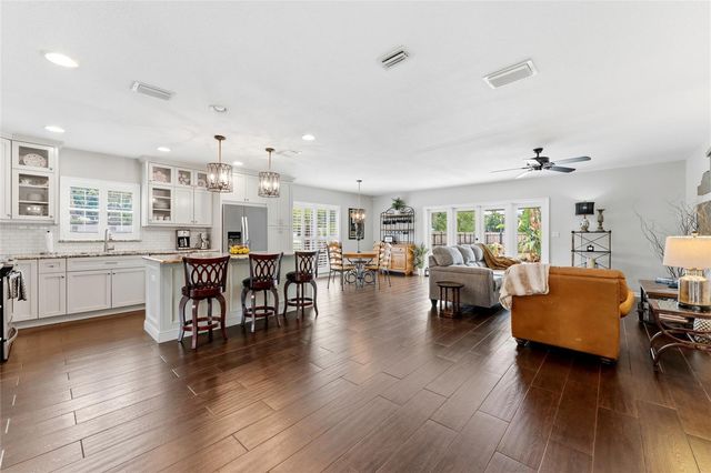 7202 SPRING VALLEY DRIVE, Tampa, FL 33615