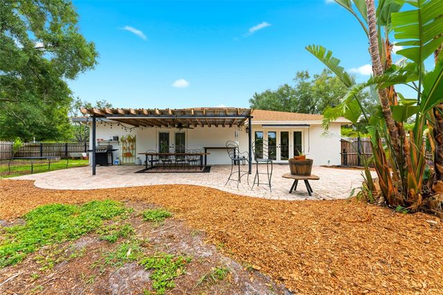 7202 SPRING VALLEY DRIVE, Tampa, FL 33615