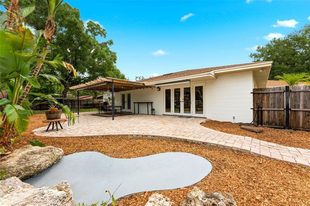 7202 SPRING VALLEY DRIVE, Tampa, FL 33615
