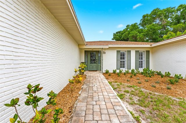 7202 SPRING VALLEY DRIVE, Tampa, FL 33615