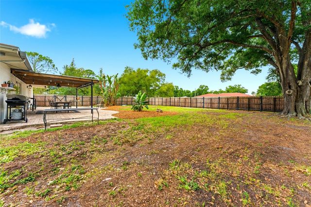 7202 SPRING VALLEY DRIVE, Tampa, FL 33615