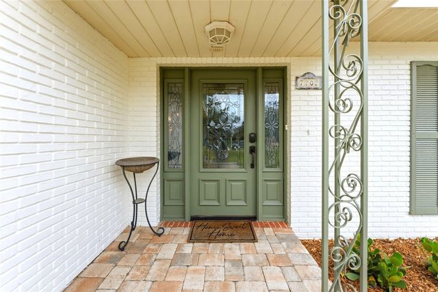 7202 SPRING VALLEY DRIVE, Tampa, FL 33615