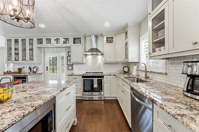 7202 SPRING VALLEY DRIVE, Tampa, FL 33615