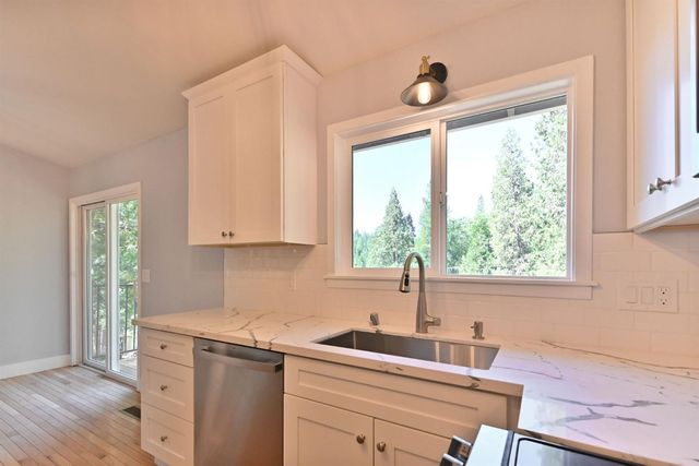 24291 Carson Dr, Pioneer, CA 95666