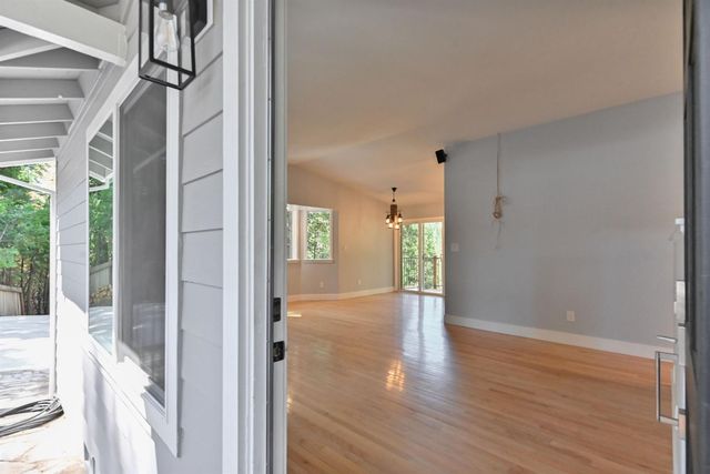 24291 Carson Dr, Pioneer, CA 95666