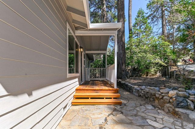 24291 Carson Dr, Pioneer, CA 95666