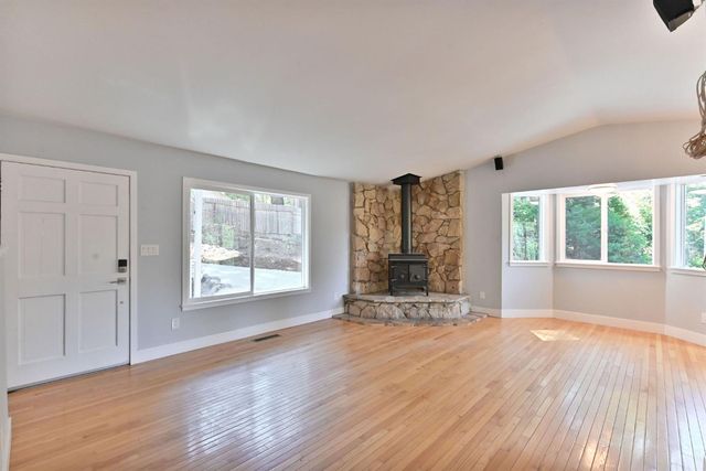 24291 Carson Dr, Pioneer, CA 95666