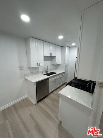 735 W Milford Street 105, Glendale, CA 91203