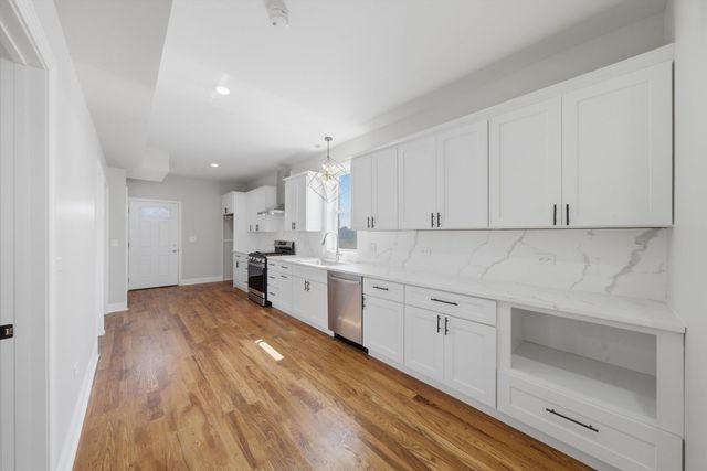 5009 W Ogden Avenue, Cicero, IL 60804