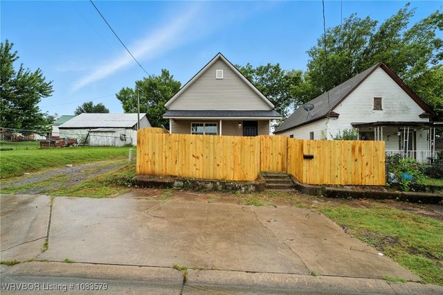 908 S J Street, Fort Smith, AR 72901