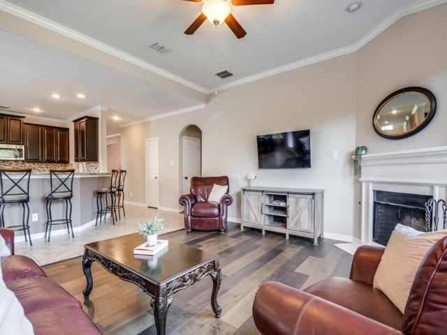 924 Blanco Lane, Mckinney, TX 75071