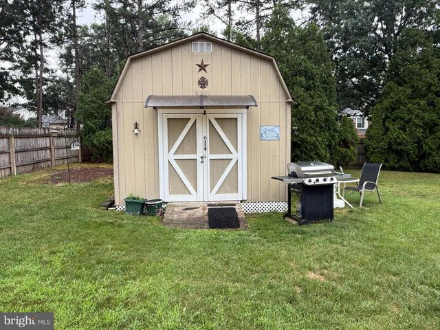 10 RAY SMITH RD, Sicklerville, NJ 08081