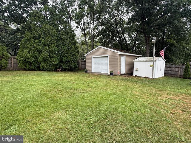 10 RAY SMITH RD, Sicklerville, NJ 08081