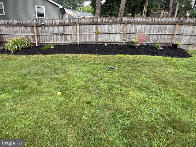 10 RAY SMITH RD, Sicklerville, NJ 08081