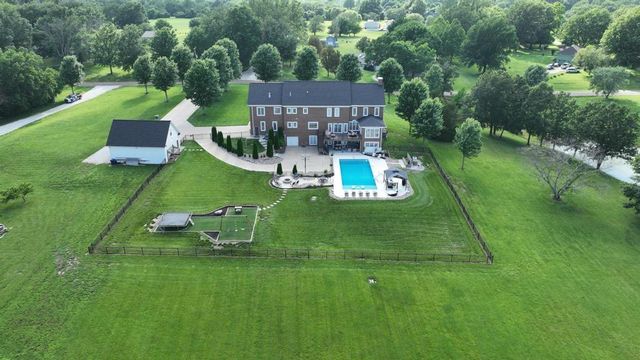 6917 S Arnett Road, Grain Valley, MO 64029