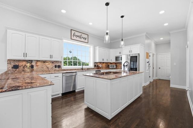 6917 S Arnett Road, Grain Valley, MO 64029