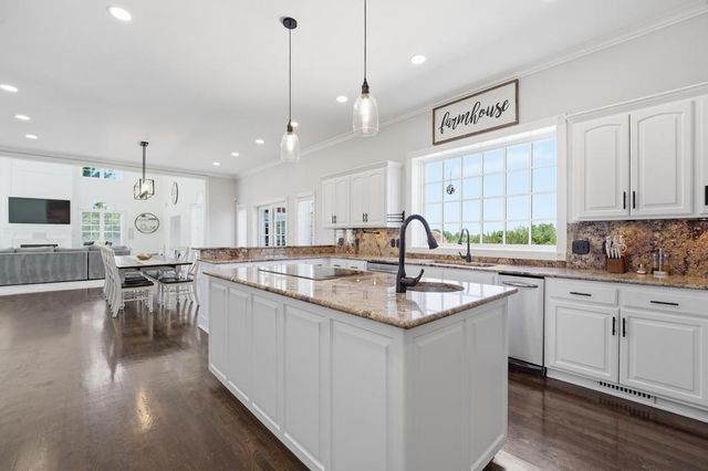 6917 S Arnett Road, Grain Valley, MO 64029