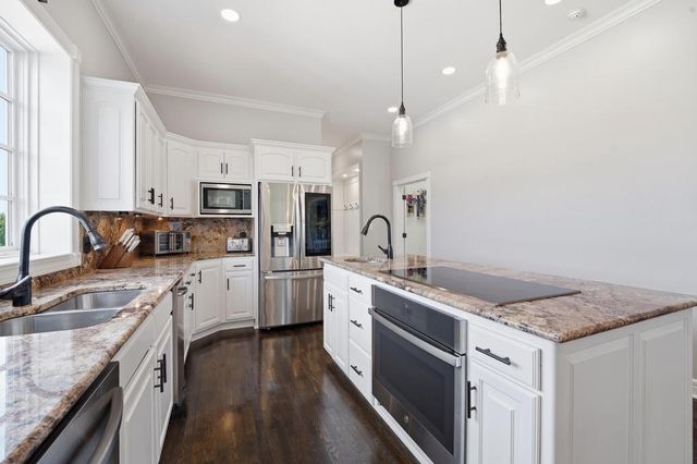 6917 S Arnett Road, Grain Valley, MO 64029
