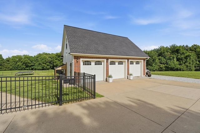6917 S Arnett Road, Grain Valley, MO 64029