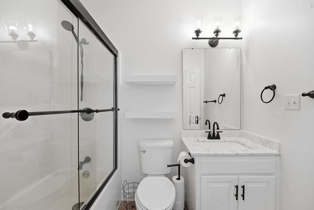 6917 S Arnett Road, Grain Valley, MO 64029