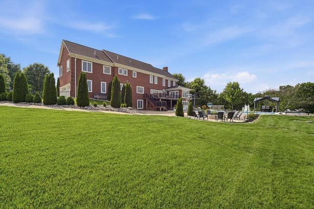 6917 S Arnett Road, Grain Valley, MO 64029